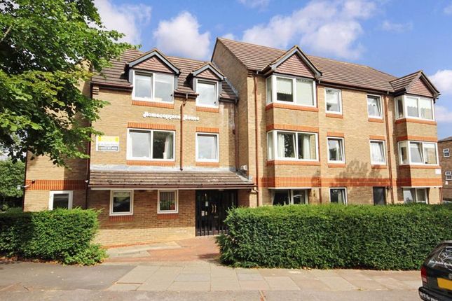 Flat for sale in Homecoppice House, Bromley