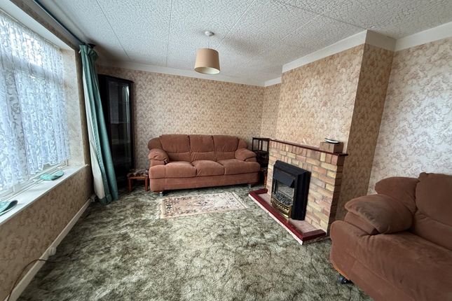 10 Falmouth Road, Springfield, Chelmsford photo 2