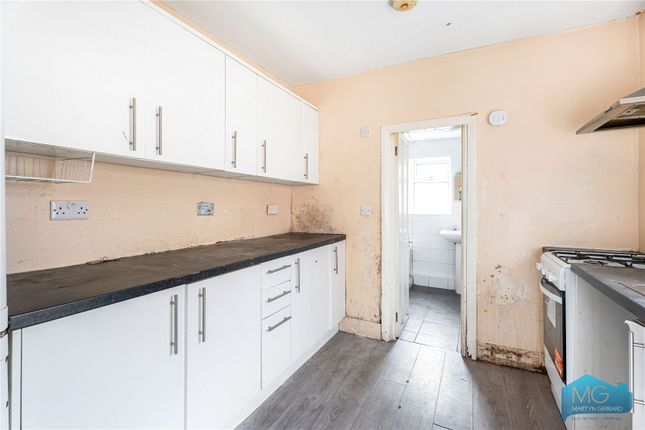 321, Wightman Road, London photo 3