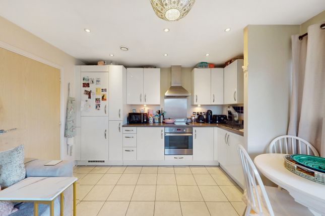 9 Highbridge House, 14 Wren Lane, Greater London photo 2