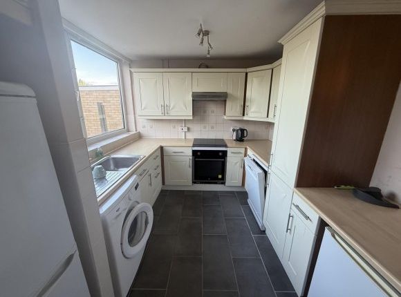 71, Penhill Crescent, Worcester photo 4
