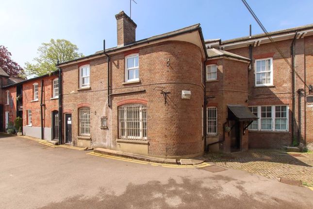 Flat for sale in High Street, Tring