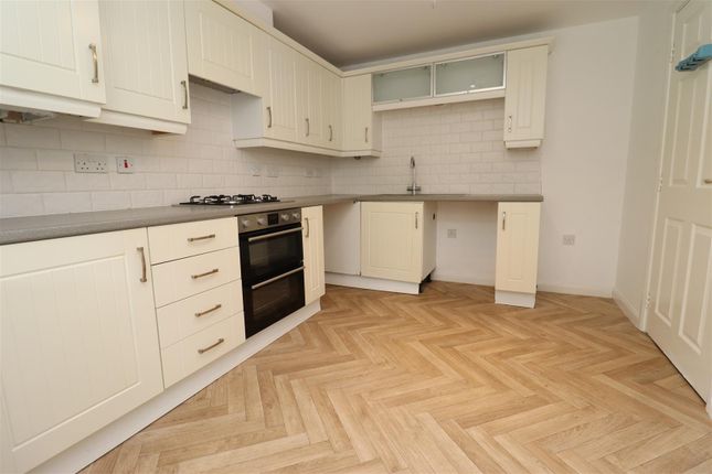 8, Harewood Crest, Brough photo 2