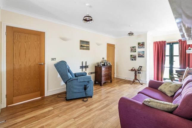 3 Red House Mews,, Lutyens Close, Effingham photo 4