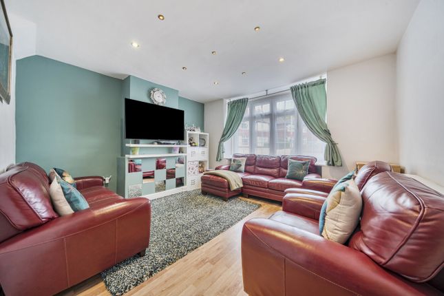 21, Charles Avenue, West Yorkshire photo 2