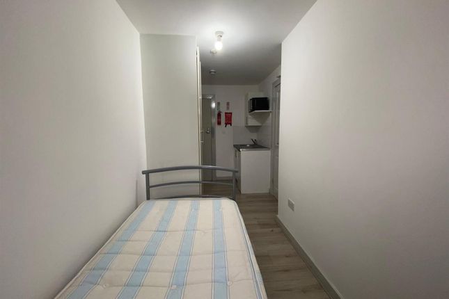 13, Villier Street, Uxbridge photo 4