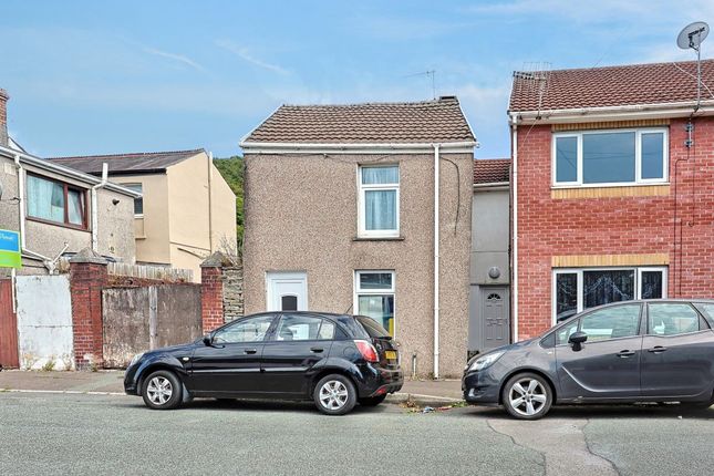 2-bed detached on Hunter Street, Neath, £40,000