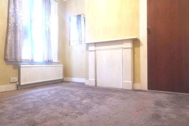 Thumbnail Room to rent in All Bills Included - Lincoln Road, London