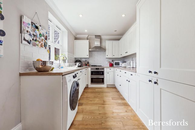 29, Hare Bridge Crescent, Essex photo 4