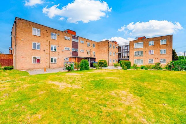 Flat 22 Empire House, Great Cambridge Road, London photo 3