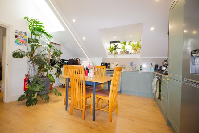 Flat 11xx 2, Millers Terrace, London photo 3