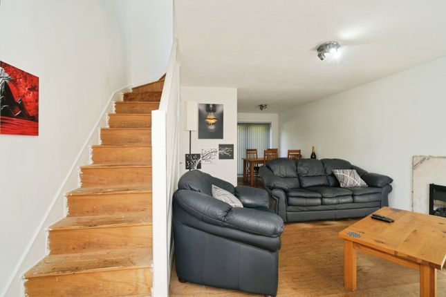 6, Eastwood Close, Bolton photo 4