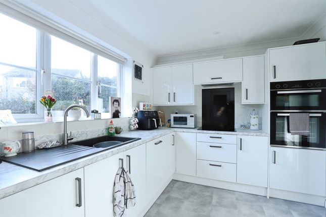134, Beech Avenue, Bourne photo 2