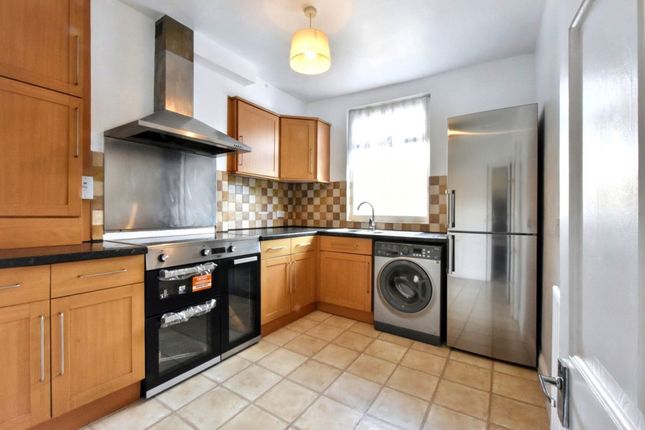 26a Claremont Avenue, New Malden photo 3