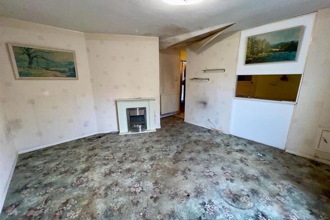 7, Darvill's Lane, Slough photo 2