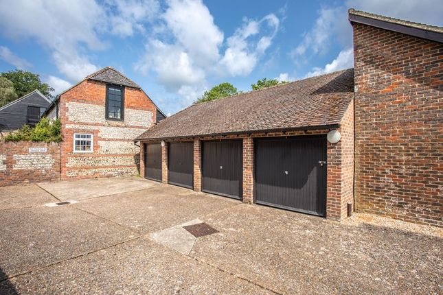 Flat 2, dumbrells court, North End, Hassocks photo 4