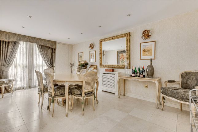 45,, South Lodge, London photo 5