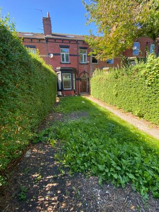 Thumbnail Terraced house for sale in Roundhay Road, Leeds