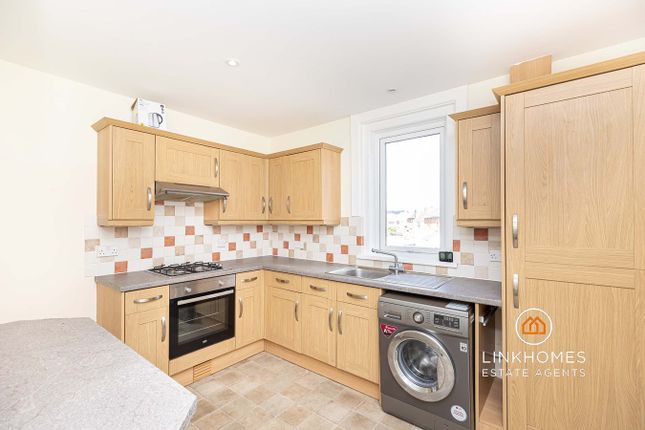 9a, Tatnam Crescent, Poole photo 2