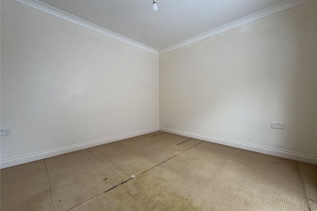2, Chichester Close, Grays photo 3