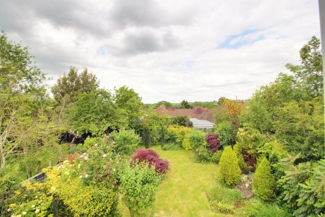 46, Plough Hill, Cuffley photo 2