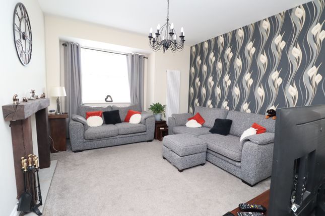 Town house for sale in Sheffield Road, Warmsworth, Doncaster