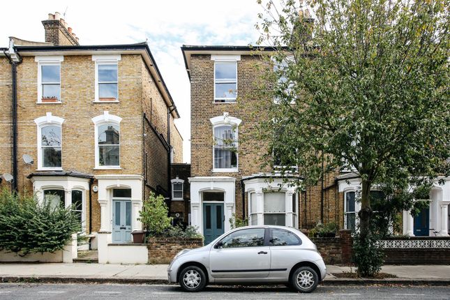 Thumbnail Flat for sale in Wilberforce Road, Finsbury Park, London