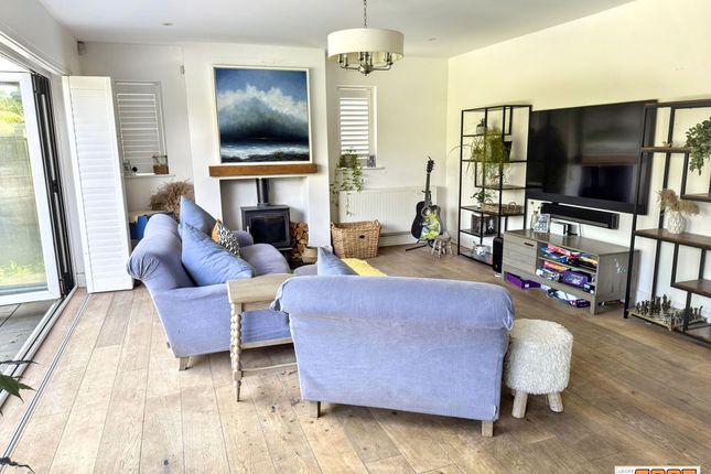 7, Hollow Lane, Hayling Island photo 2