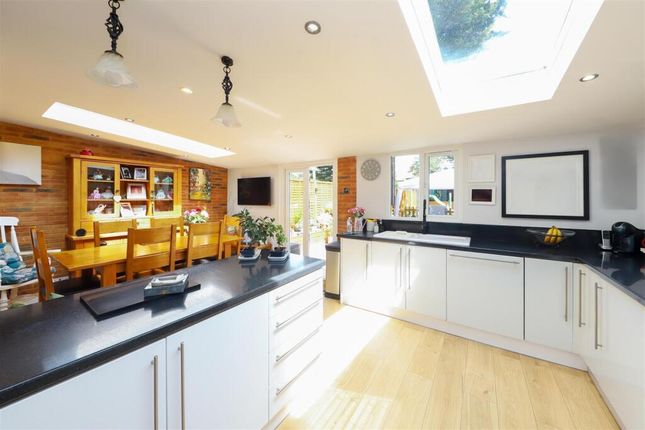 31, Carnarvon Drive, Hayes photo 3
