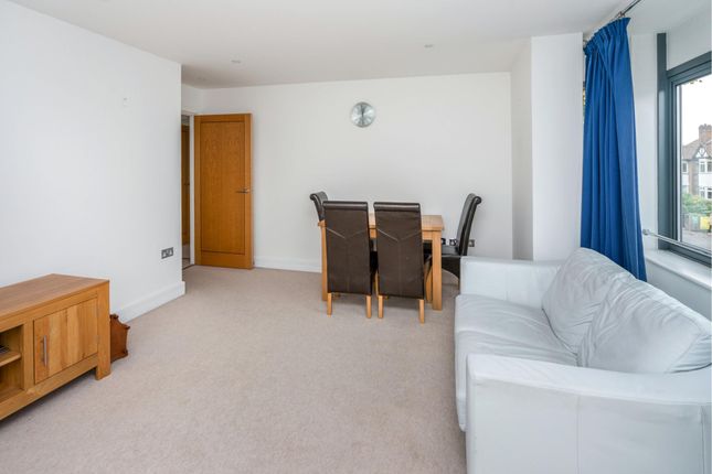 Flat 4, Elysium House, Sutton photo 3