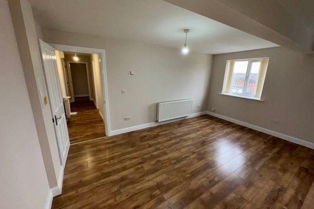 Apt 10, Crewe photo 4