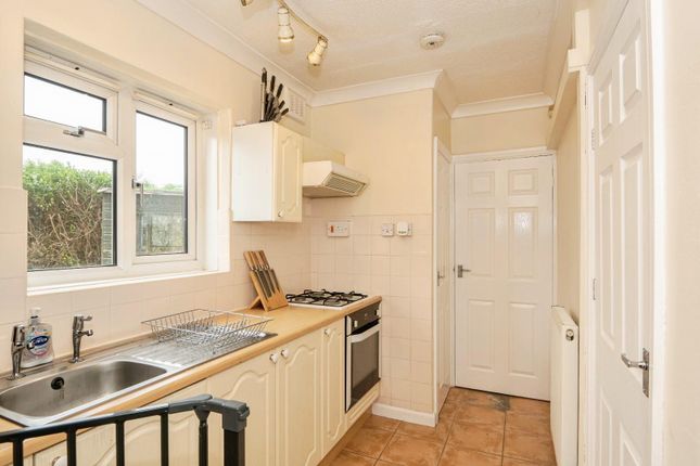 60, Thorpe Road, Pudsey photo 3