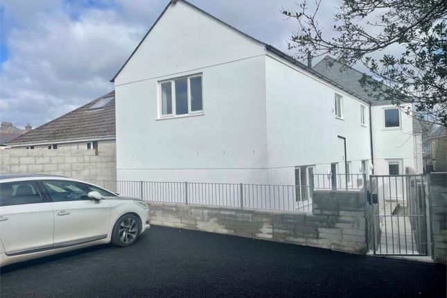 32 Slades Road, St Austell photo 4