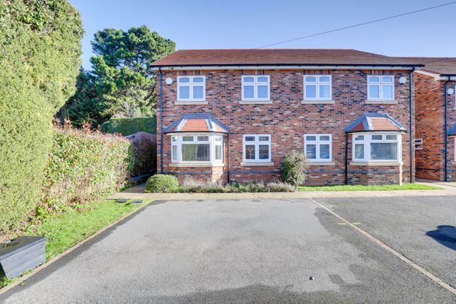 4-bed house on 1, Hillview Close, Sonning Common, £630,000