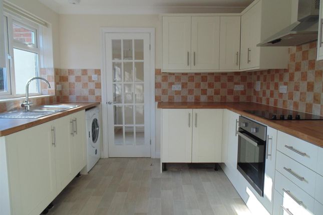 58, Coleford Bridge Road, Camberley photo 3