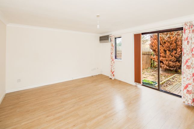 17, Dove Green, Bicester photo 3