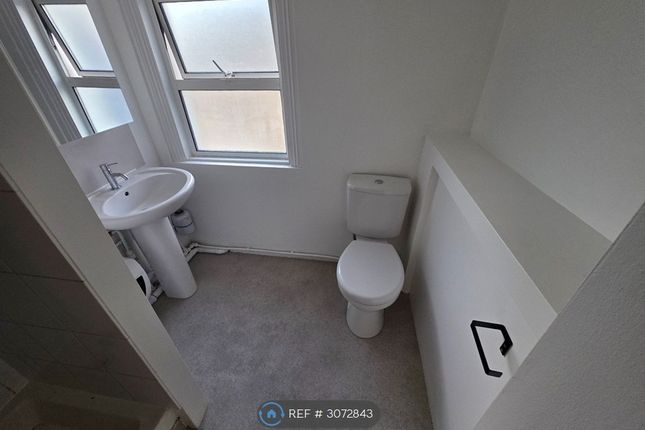 Studio Flat, London photo 2