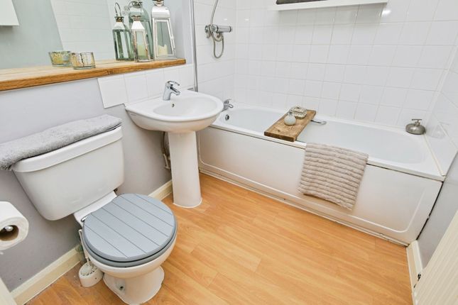 38, Ashwood Close, Derbyshire photo 4
