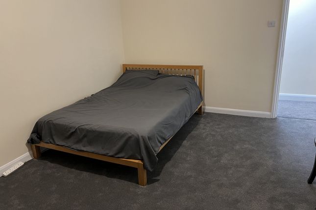 Shared accommodation to rent in Harrow, 6Hl, UK