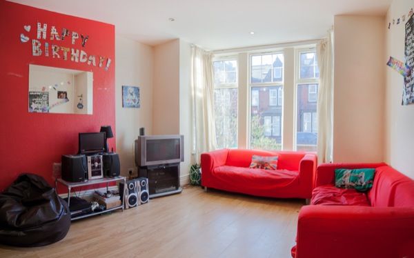 Thumbnail Shared accommodation to rent in Estcourt Terrace, Leeds, Headingley