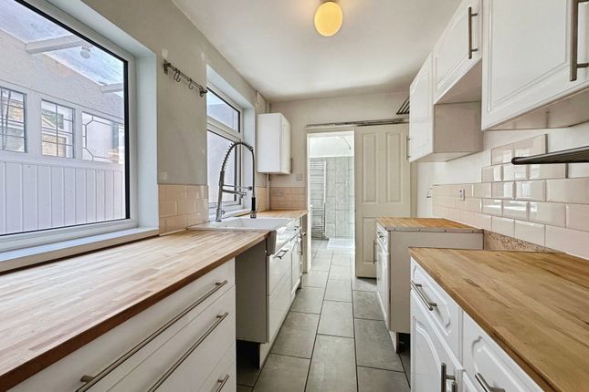 35, Westbourne Road, Penn, Wolverhampton photo 4