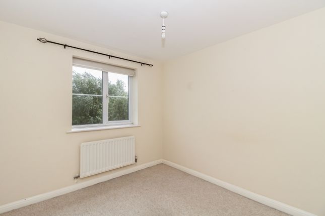 5, Fieldfare Close, Bicester photo 4