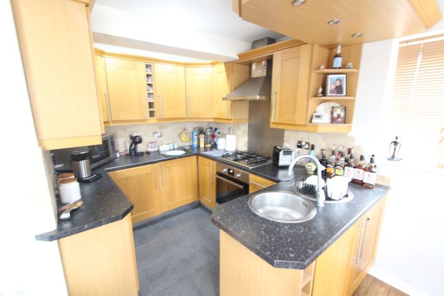 Flat to rent in Abbey View Road, Abbey View Heights
