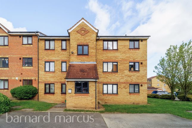 Thumbnail Flat for sale in Redford Close, Feltham