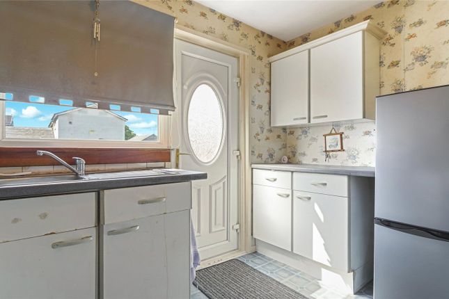 32, Eastermains, Glasgow photo 3
