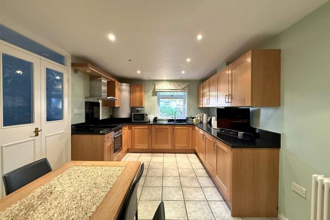 4, Marlow Way, London photo 2