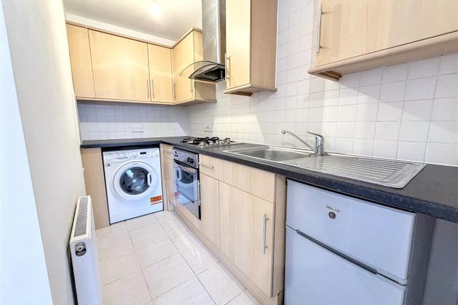 Flat 2, Eaton House, Water Eaton Road, Bletchley photo 3
