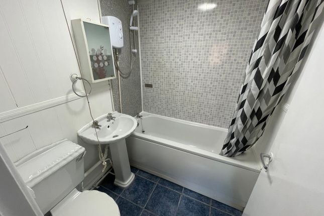 10, Harrowby Drive, Tipton photo 4