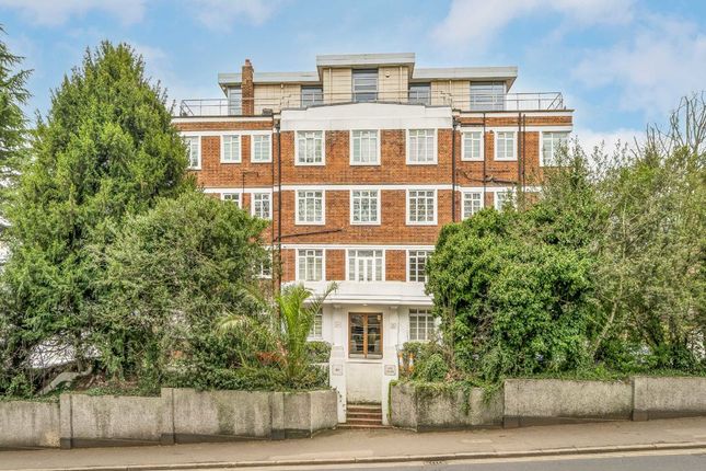 Flat for sale in Wimbledon Hill Road, London