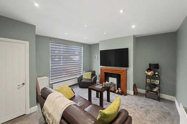 155, Ringley Road West, Manchester photo 2